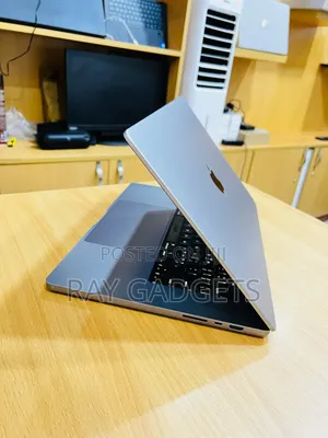 New Laptop Apple MacBook Pro 2021 M1 Max 16GB Apple M1 Max SSD 512GB