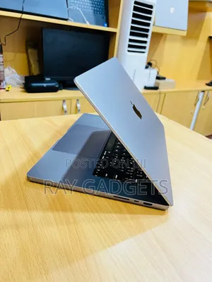 New Laptop Apple MacBook Pro 2021 M1 Max 16GB Apple M1 Max SSD 512GB