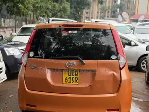 Toyota Passo Sette 2010 Orange