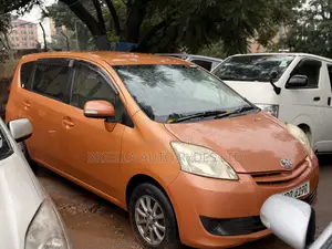Toyota Passo Sette 2010 Orange