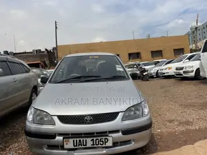Toyota Corolla Spacio 2000 Silver