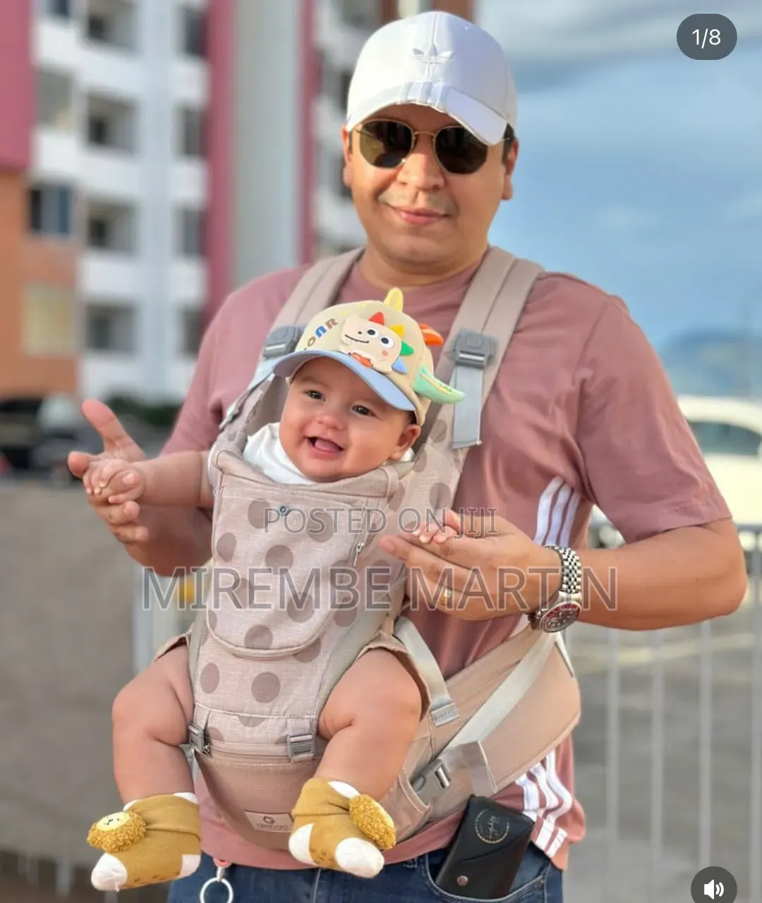 Polka-Dot Ergonomic Baby Carrier With a Built-in Hip Seat