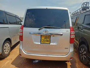 Toyota Noah 2013 Silver