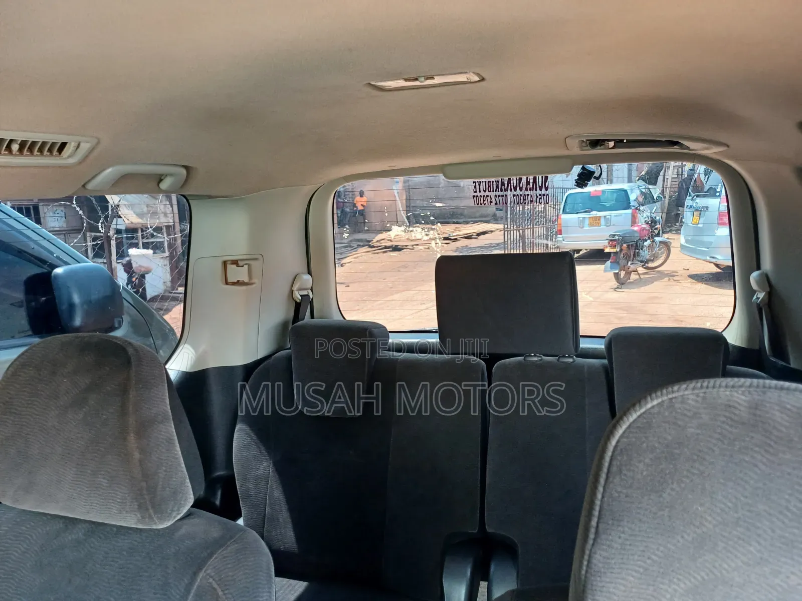 Toyota Noah 2013 Silver