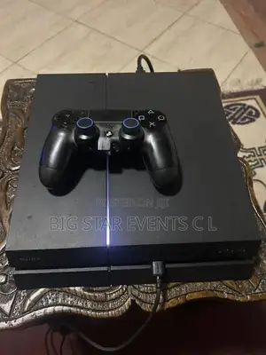 PS4 Slim With 2 Pads and 10 Games