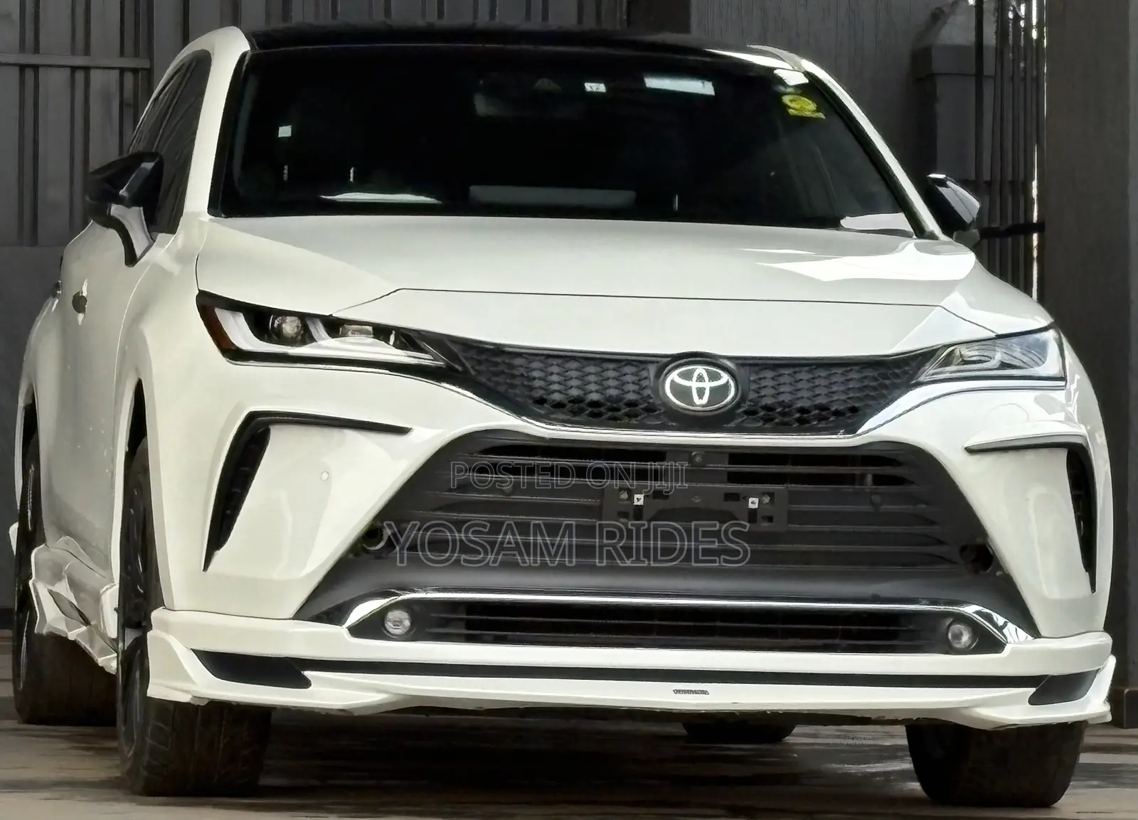 Toyota Harrier 2.0 2021 White