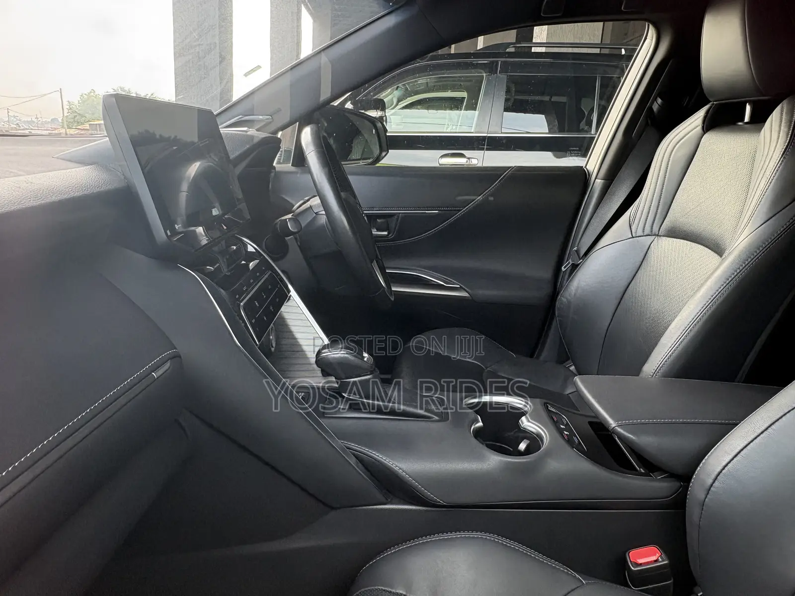 Toyota Harrier 2.0 2021 White