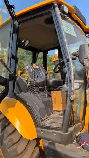 Hyunda HX380L Crawler Excavator 250HP