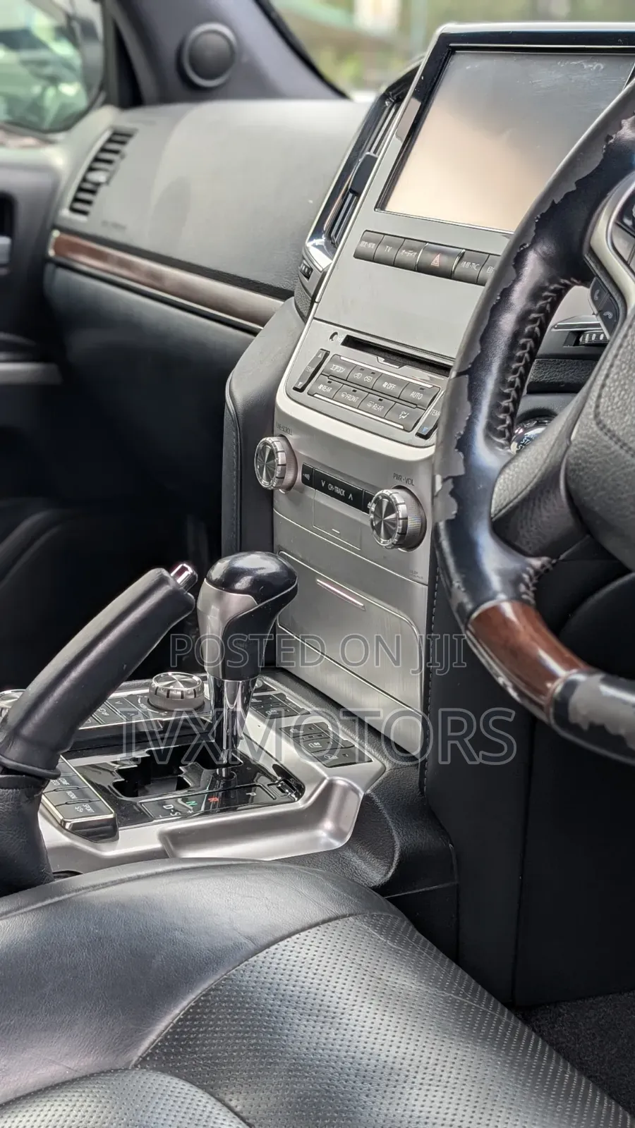 Toyota Land Cruiser 4.6 V8 ZX 2017 Black