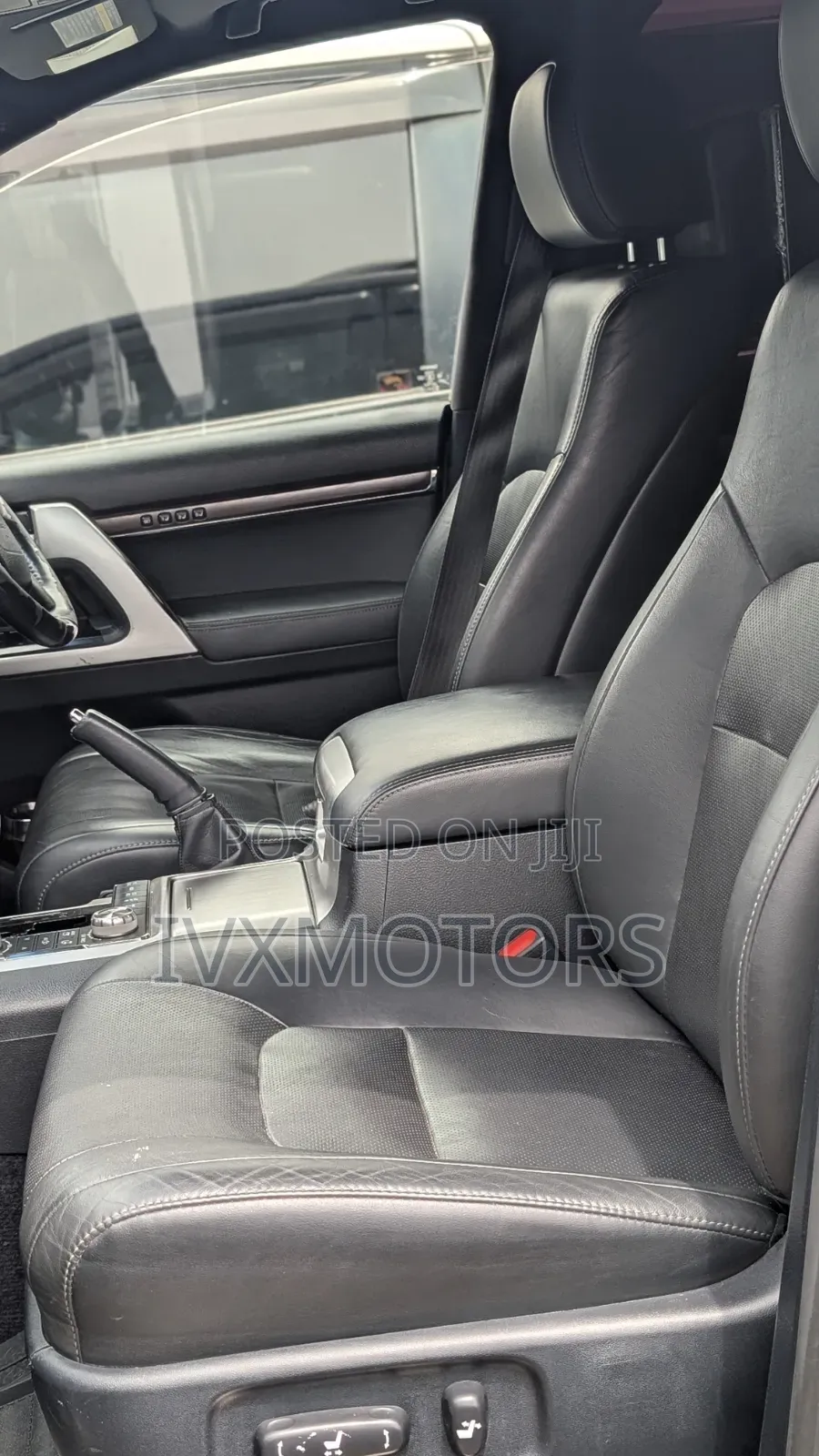 Toyota Land Cruiser 4.6 V8 ZX 2017 Black