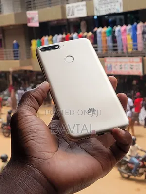 Huawei Y6 32 GB Blue
