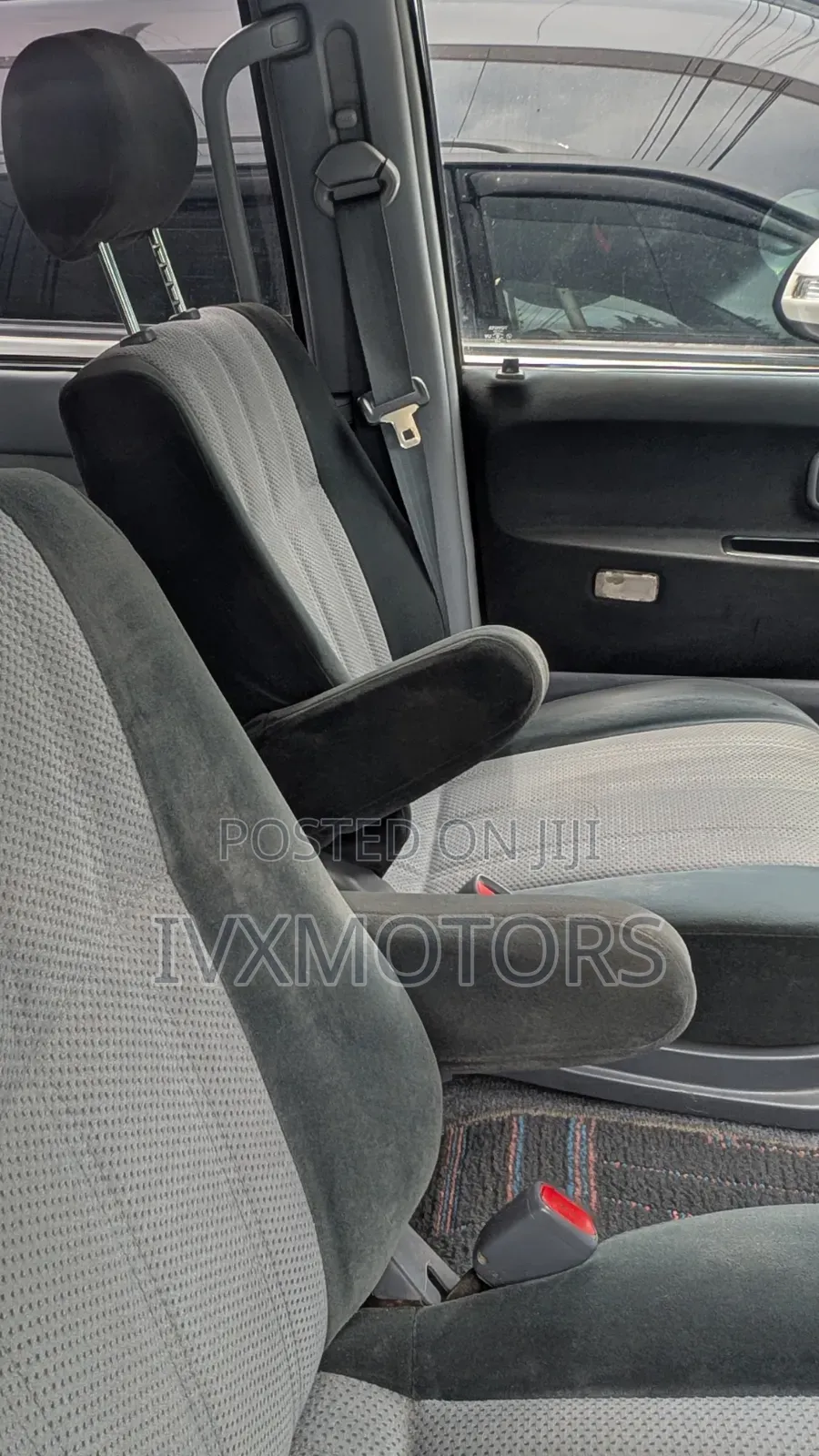 Toyota Noah 2.0 FWD (8 Seater) 2002 Silver