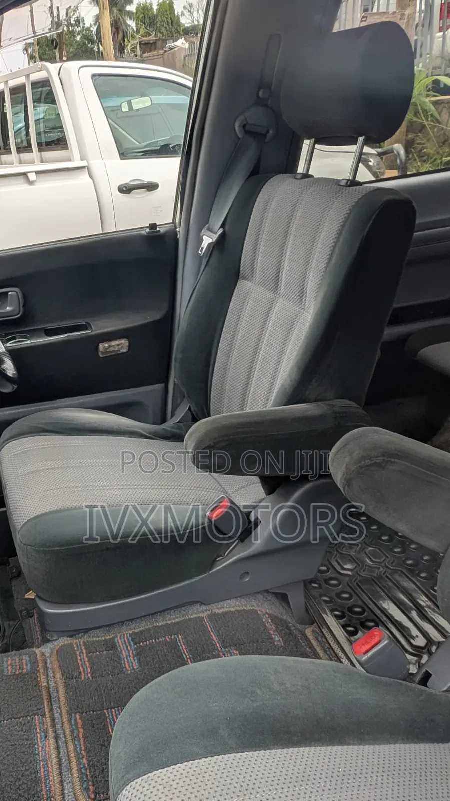 Toyota Noah 2.0 FWD (8 Seater) 2002 Silver