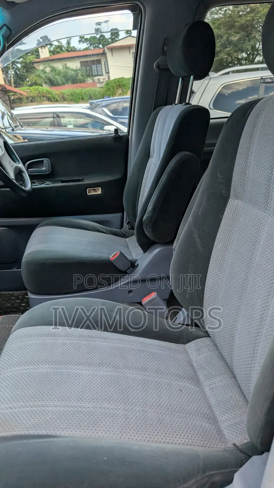 Toyota Noah 2.0 FWD (8 Seater) 2002 Silver