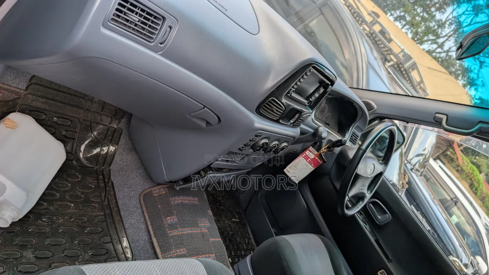 Toyota Noah 2.0 FWD (8 Seater) 2002 Silver