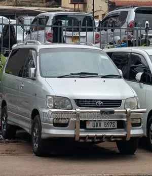 Toyota Noah 2.0 FWD (8 Seater) 2002 Silver