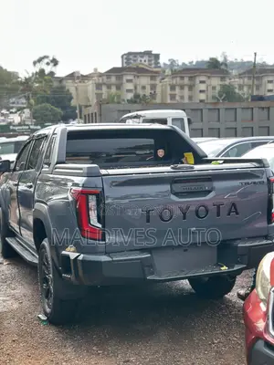 Toyota Hilux 2026 Gray