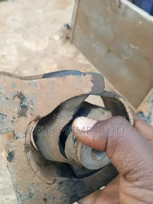 Mechanics of a Toyota RAV4 2008