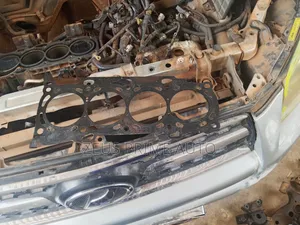 Mechanics of a Toyota RAV4 2008
