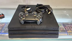 Chipped PS4 Pro + 20 Games