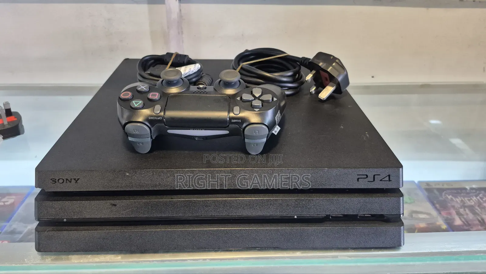 Chipped PS4 Pro + 20 Games