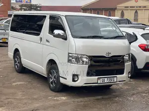 Toyota HiAce 2018 White