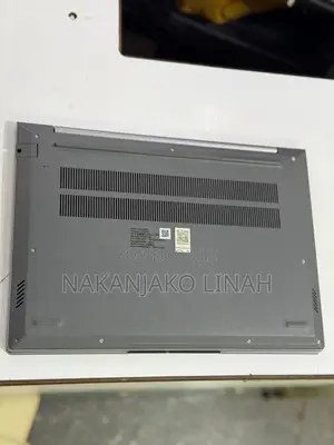 Laptop Lenovo ThinkBook 14 G8 IAL 16GB Intel Core Ultra 7 SSD 4T