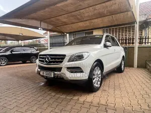 Mercedes-Benz M Class ML 350 BlueTEC 4Matic 2013 Blue