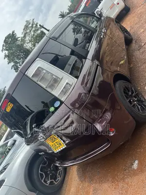 Toyota Sienta 1.5 AWD 2012 Maroon