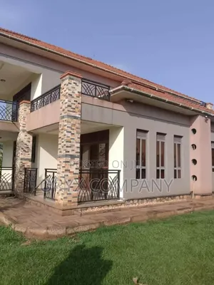 Furnished 9bdrm House in Oryx Estate, Central Division for sale