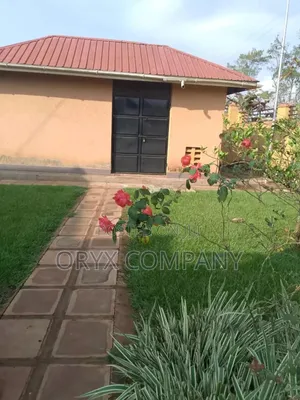 Furnished 9bdrm House in Oryx Estate, Central Division for sale
