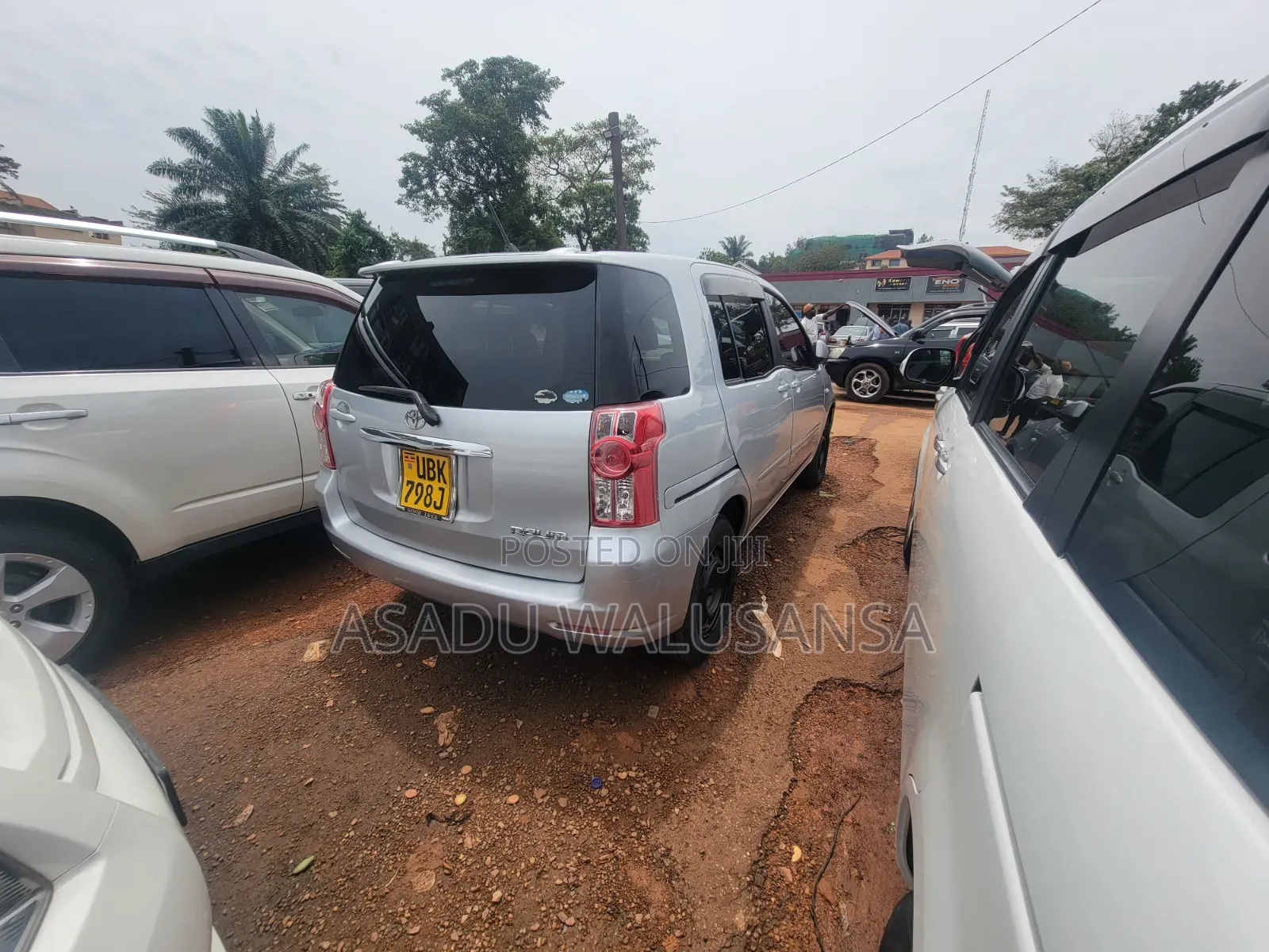 Toyota Raum 2010 Silver