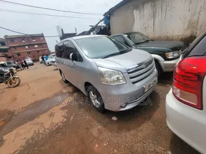 Toyota Noah 2009 Silver