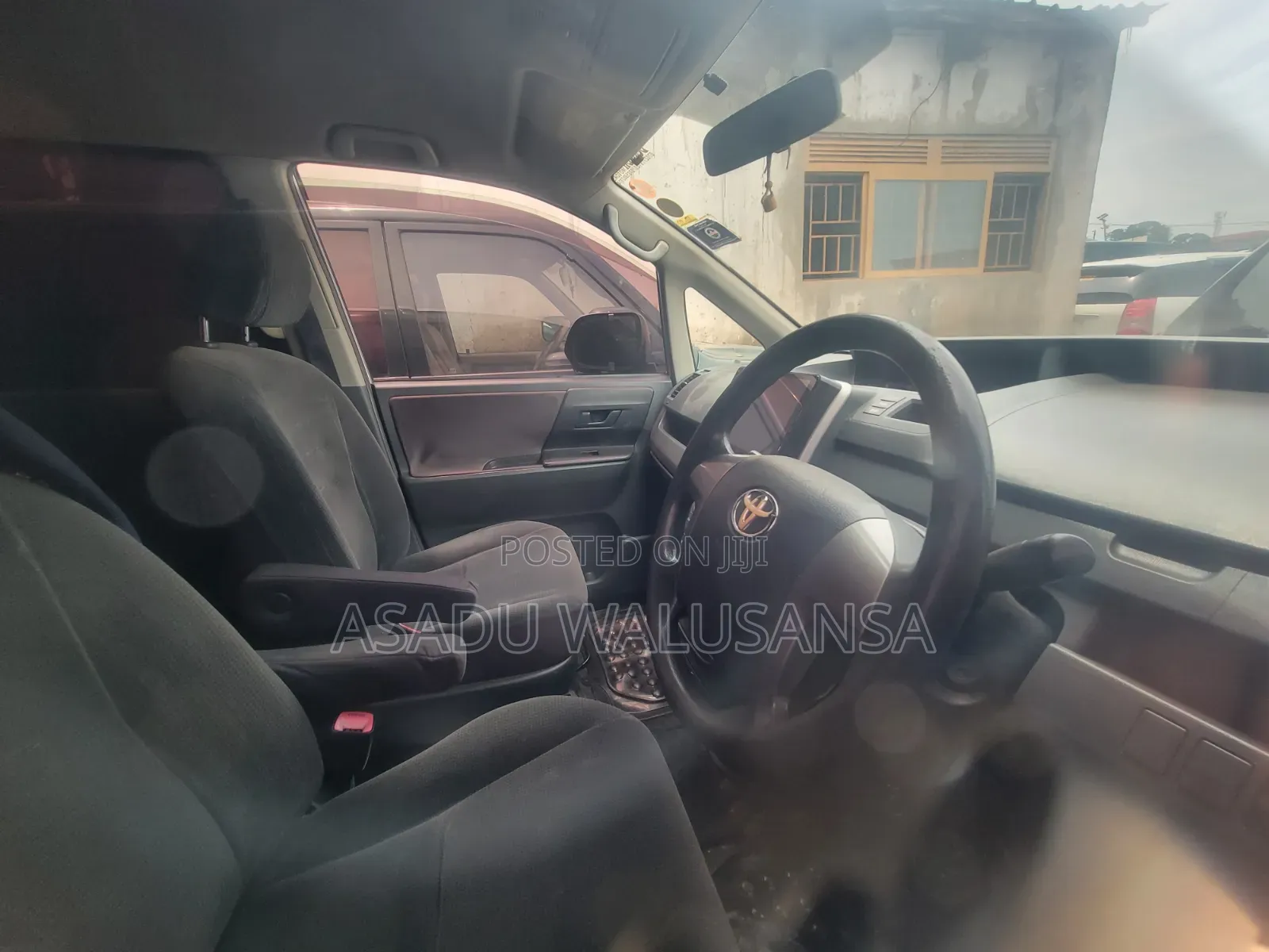 Toyota Noah 2009 Silver