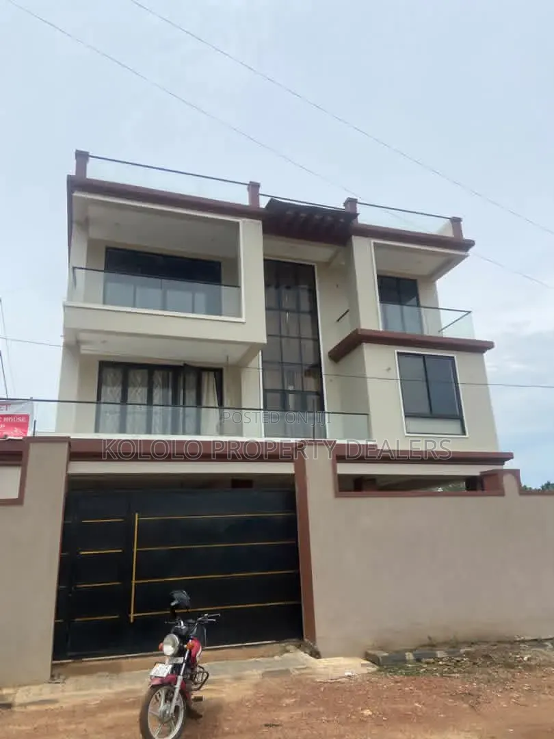Furnished 4bdrm Mansion in Bukoto, Central Division for rent