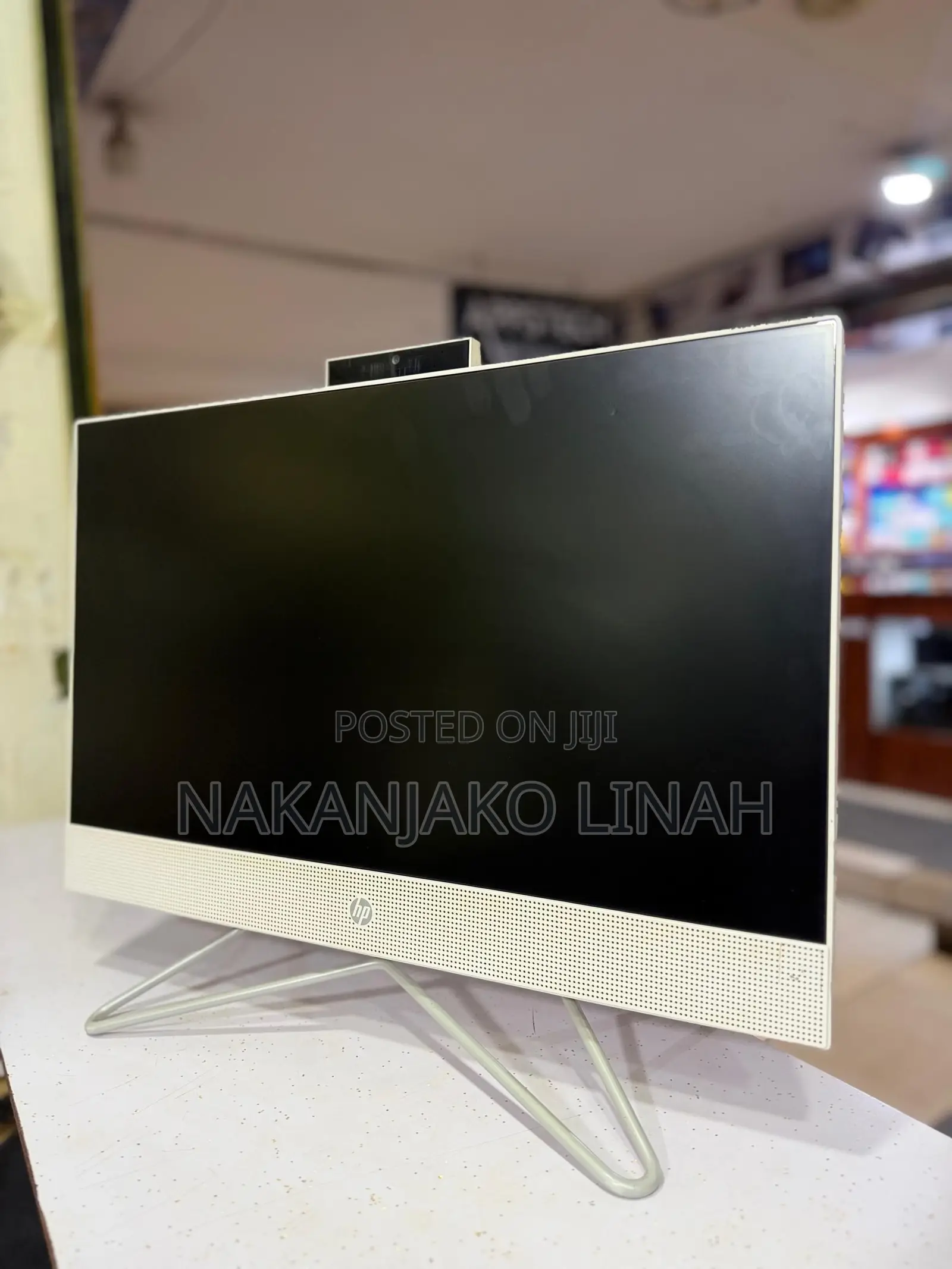 Desktop Computer HP 200 G4 22 All-in-One 8GB Intel Core i5 SSD 256GB
