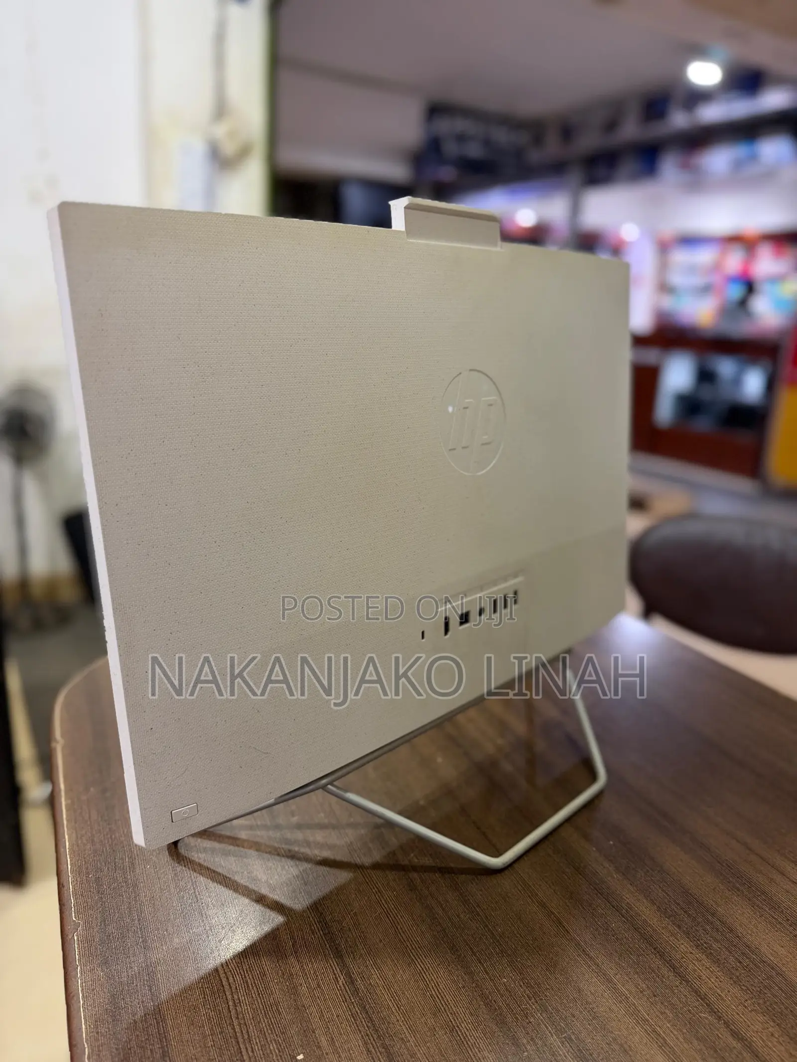 Desktop Computer HP 200 G4 22 All-in-One 8GB Intel Core i5 SSD 256GB
