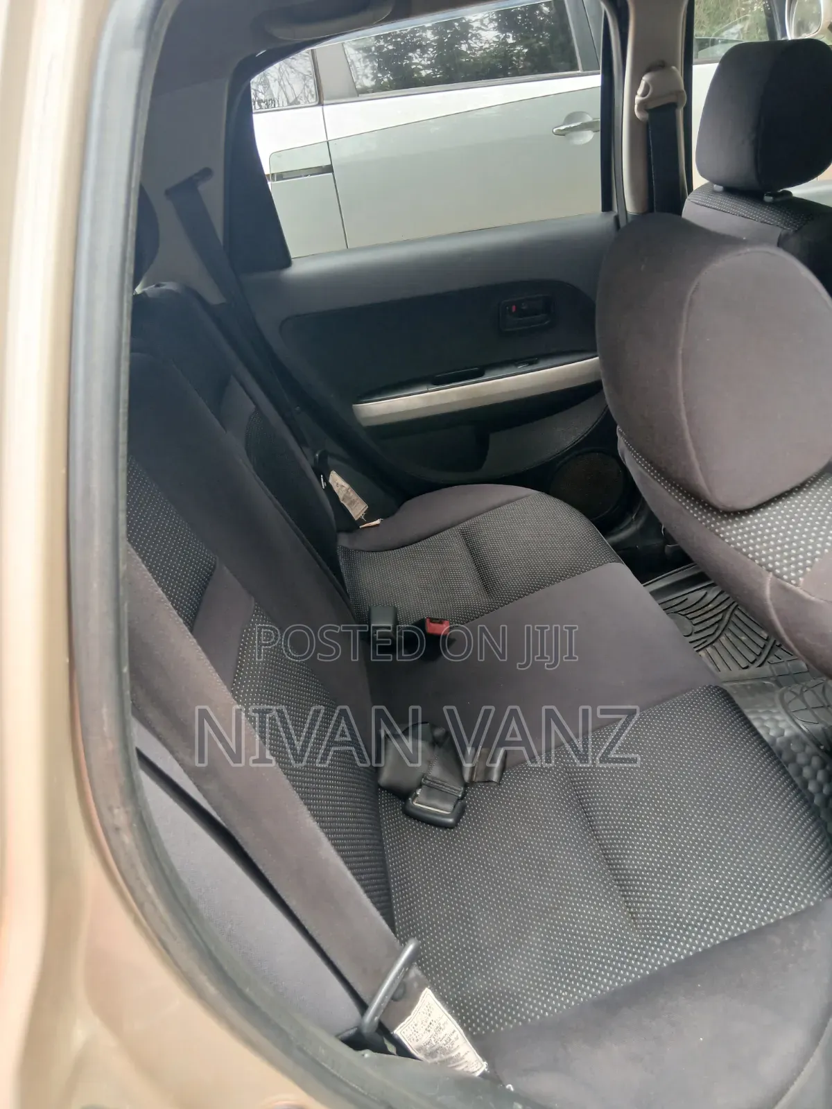 Toyota IST 2003 Gold