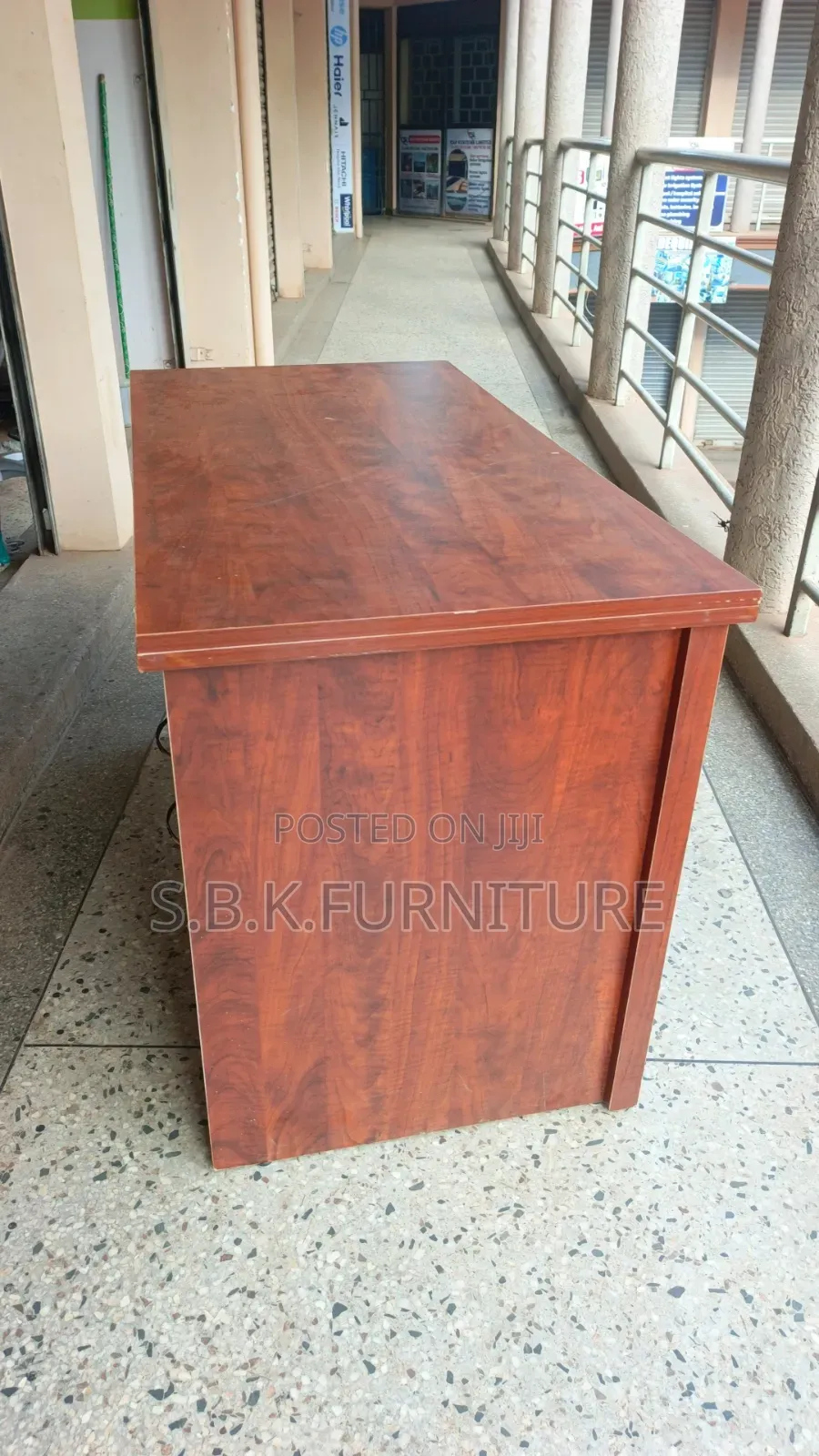 Simpe Office Table