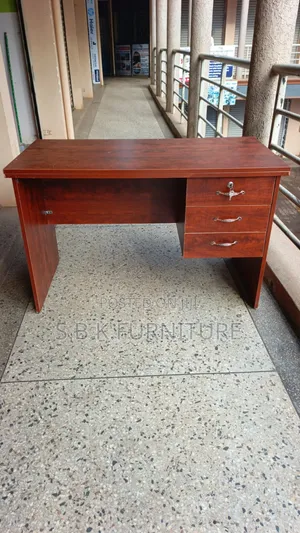 Simpe Office Table