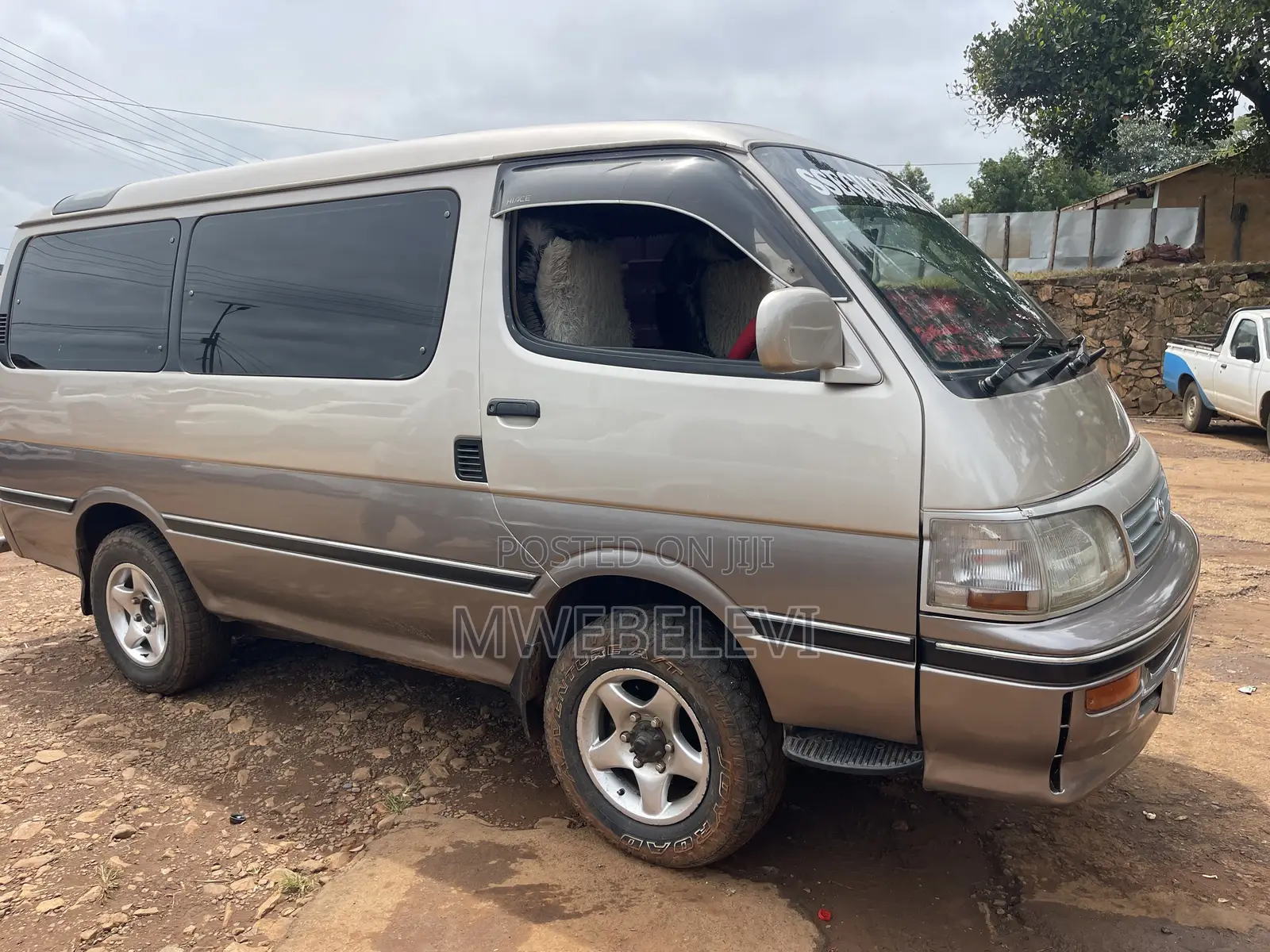 Toyota Grand HiAce 2002 Silver