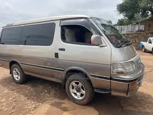 Toyota Grand HiAce 2002 Silver