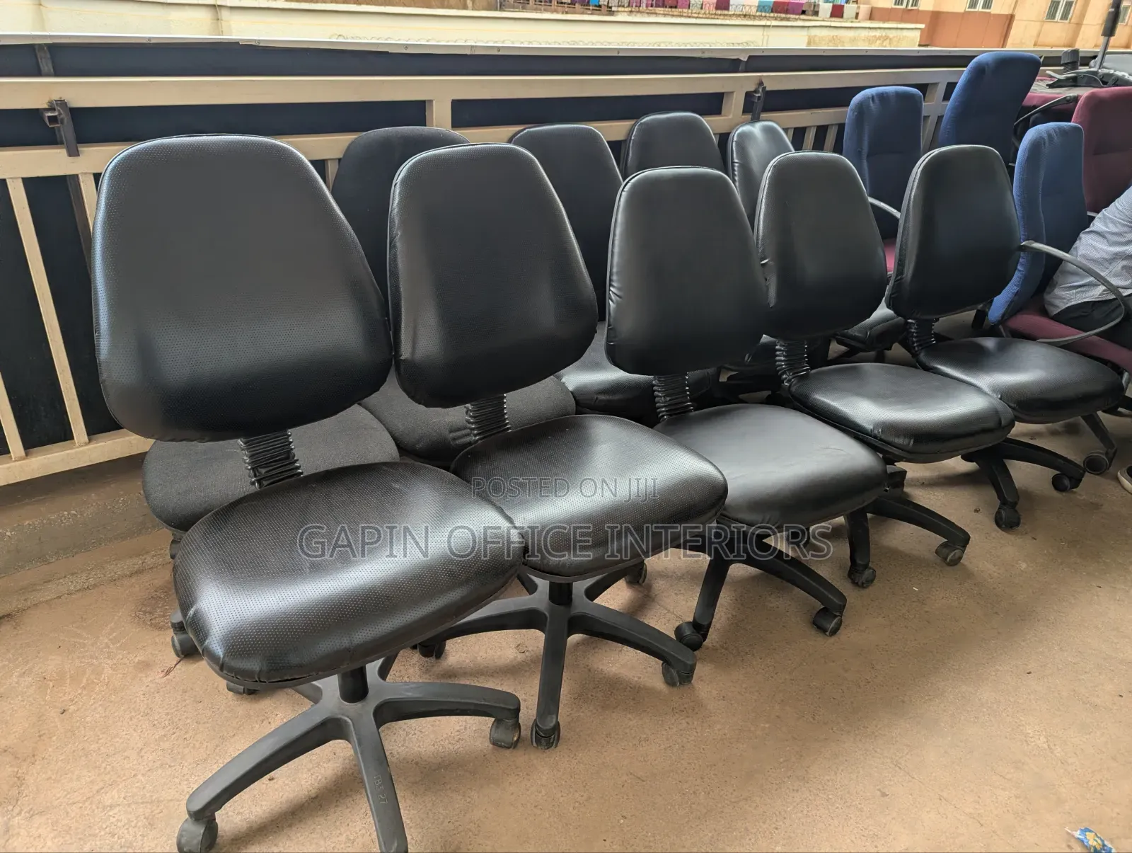 Refurbished // Second Hand Armless Office Furniture, Adjustable