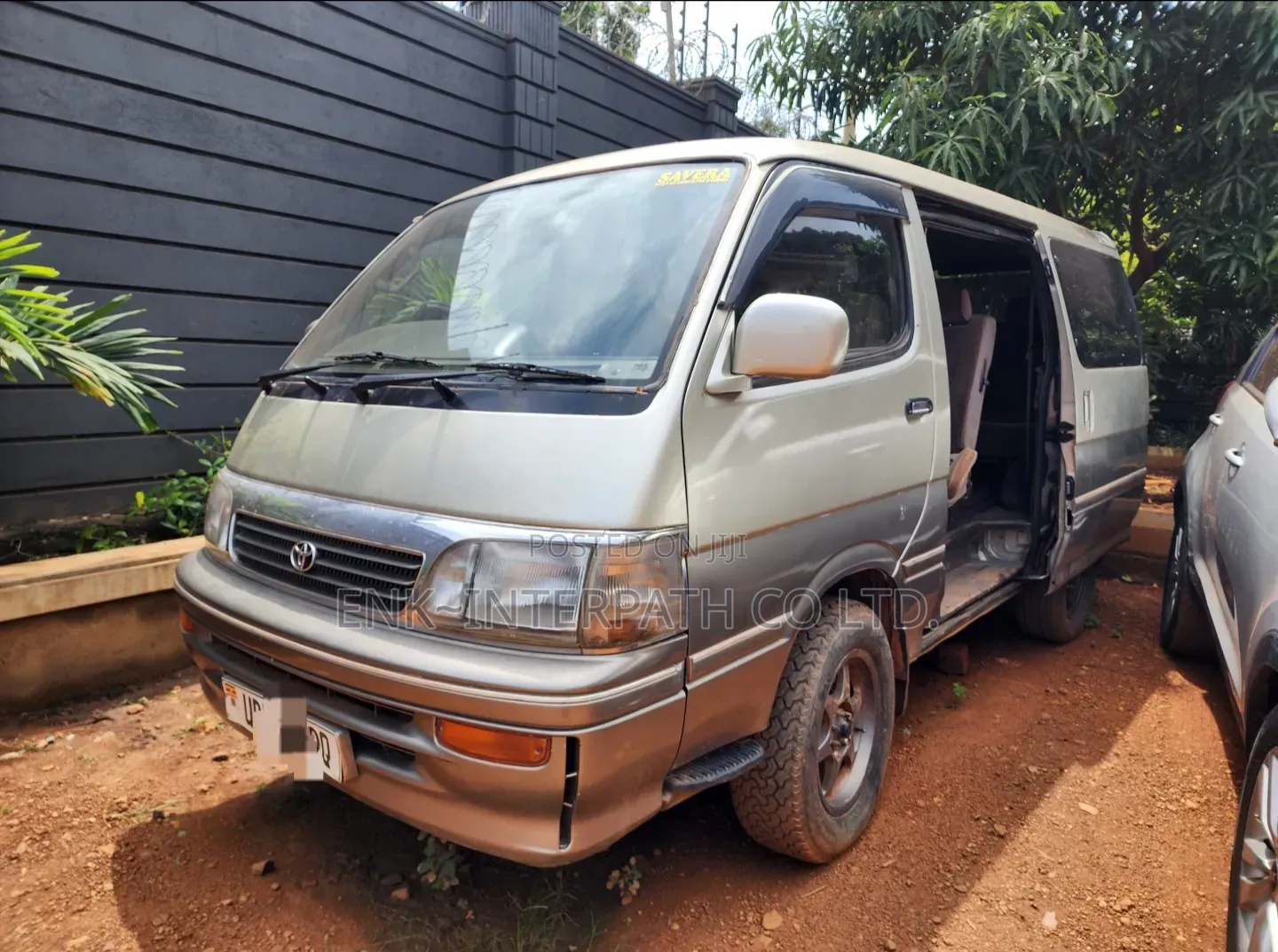Toyota HiAce 1996 Brown