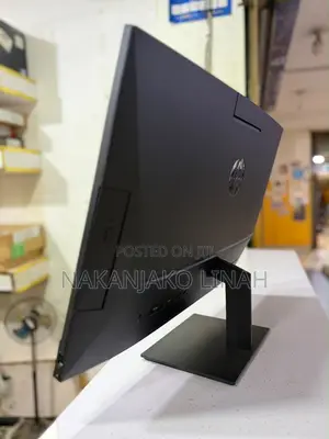 Desktop Computer HP 200 G4 22 All-in-One 8GB Intel Core i7 SSD 256GB