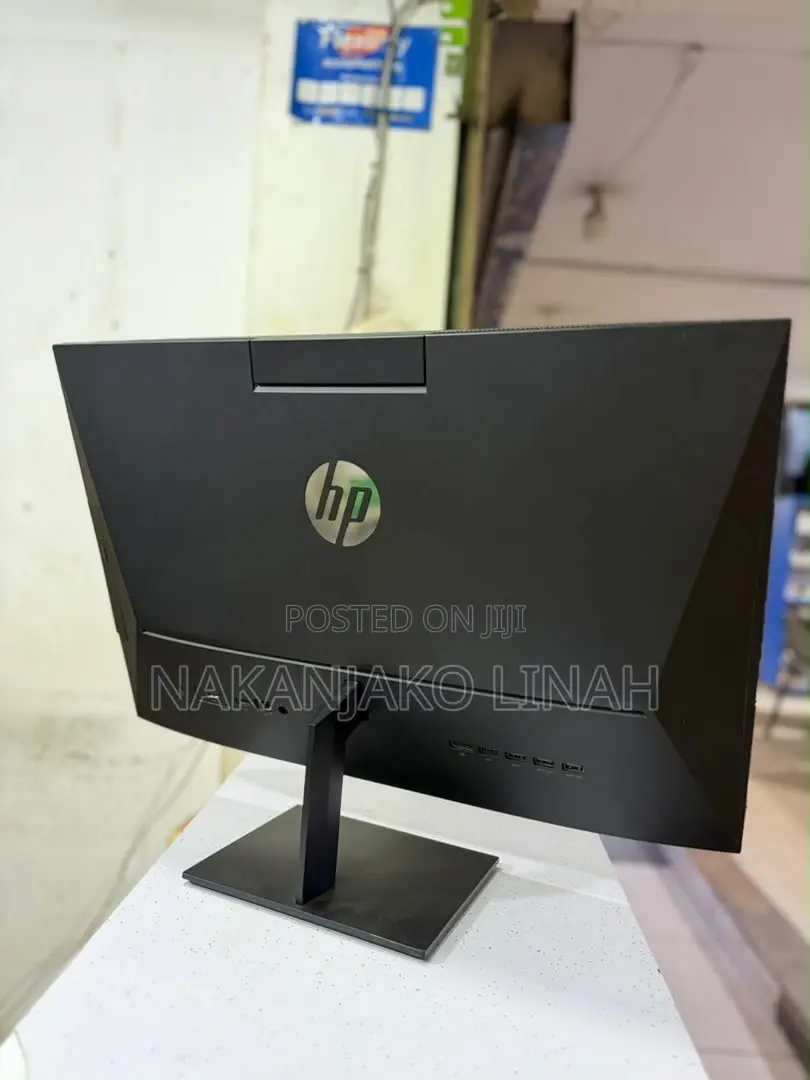 Desktop Computer HP 200 G4 22 All-in-One 8GB Intel Core i7 SSD 256GB