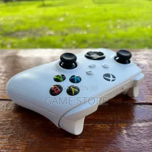 Xbox Series Controller – Strong Grip, Smooth Gameplay!