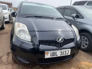Toyota Vitz 2010 Black