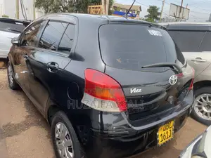 Toyota Vitz 2010 Black
