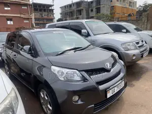 Toyota IST 2010 Gray